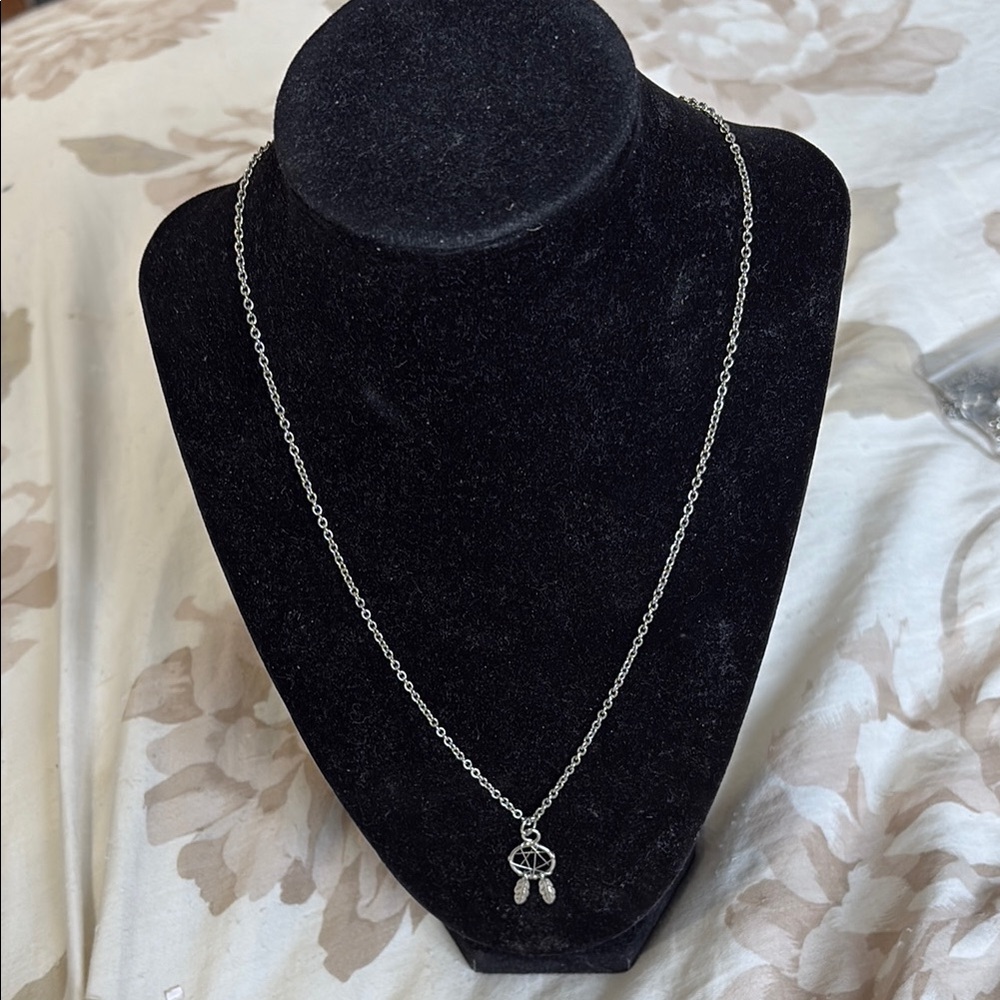 Elegant Silver Necklace with Pendant 20 inch